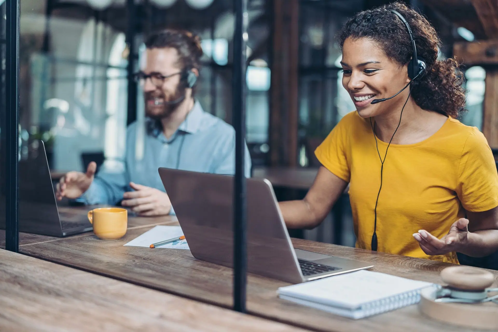 Agent providing 24/7 phone support—live answering service
